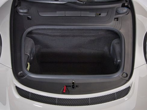 Used 2018 Porsche 911 GT3 image 41