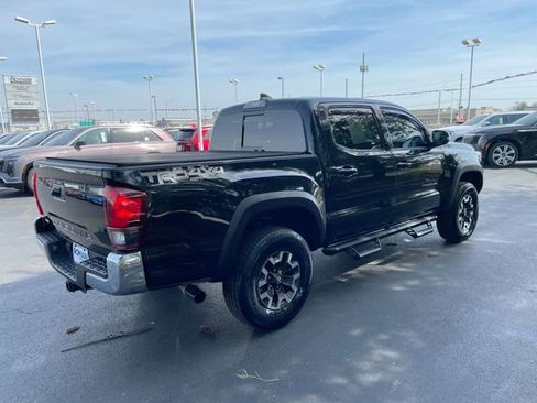 Used 2019 Toyota Tacoma TRD Off-Road image 5