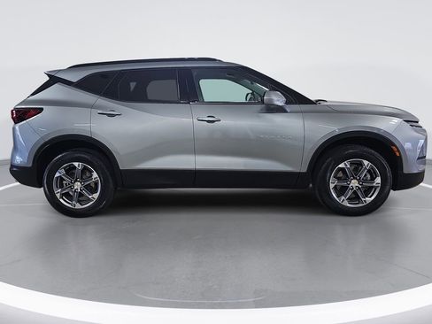 Used 2024 Chevrolet Blazer LT w/ Convenience Package FWD image 2