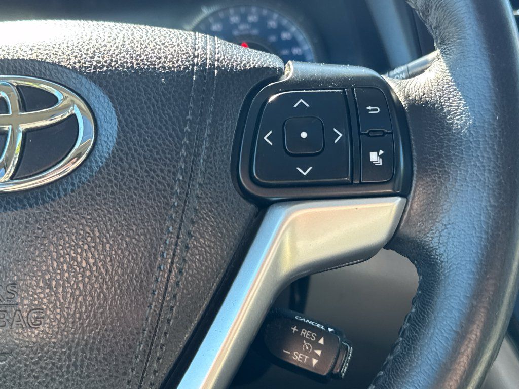 Used 2017 Toyota Sienna XLE Premium w/ Outdoor Package AWD/4WD image 21