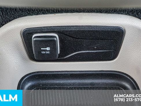 Used 2024 Chrysler Pacifica Touring-L FWD image 48