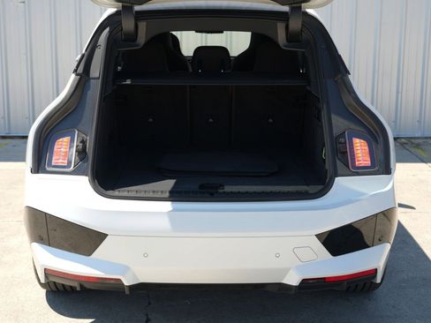 Used 2022 BMW iX xDrive50 w/ Sport Package image 10