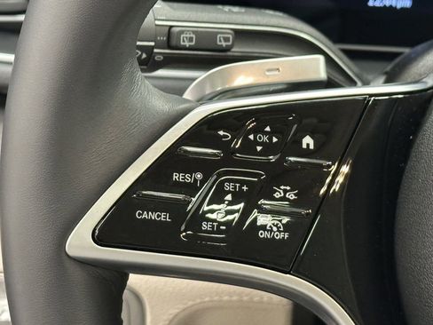 Certified 2025 Mercedes-Benz GLE 350 4MATIC w/ AMG Line Exterior image 28