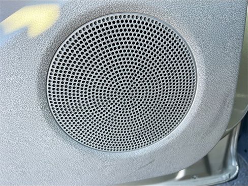 Used 2017 Ford Escape Titanium image 18