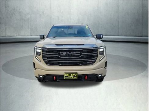 Used 2022 GMC Sierra 1500 AT4 w/ AT4 Preferred Package image 10