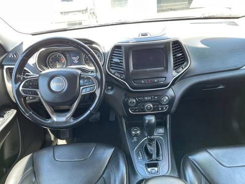 Used 2021 Jeep Cherokee Latitude Plus AWD/4WD image 12