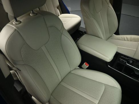 Used 2023 Kia Sorento S w/ Panoramic Sunroof Package FWD image 60
