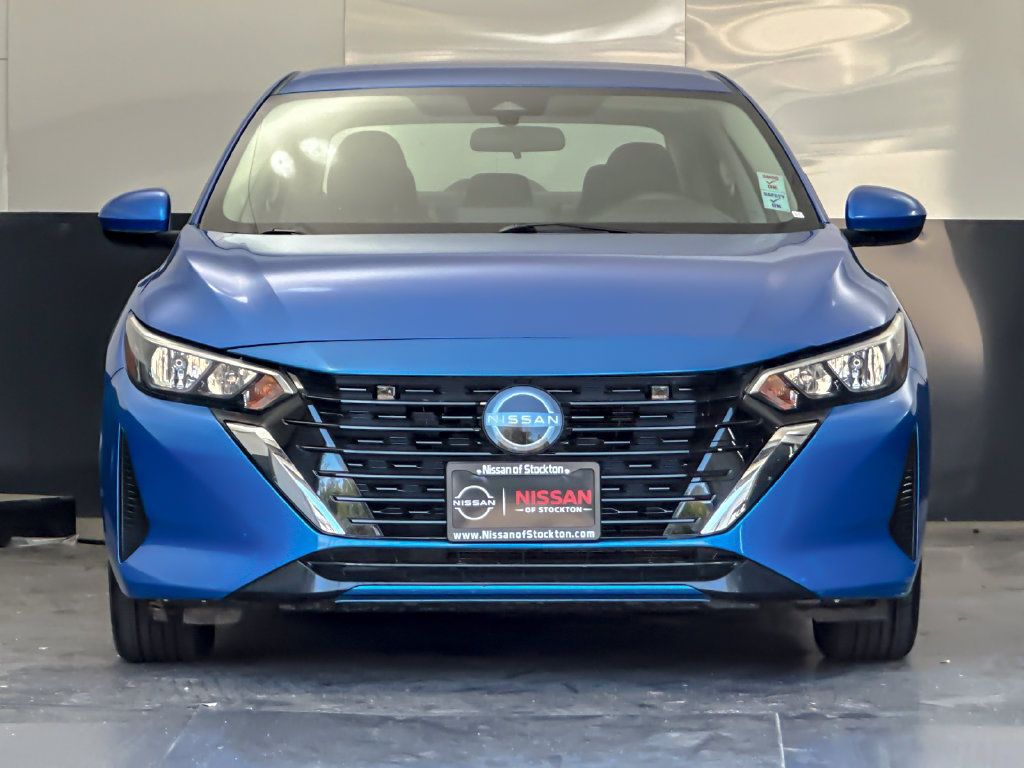 Used 2025 Nissan Sentra SV FWD image 8
