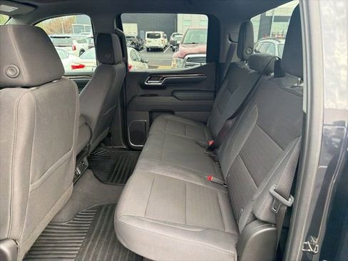 Used 2024 GMC Sierra 1500 SLE image 18