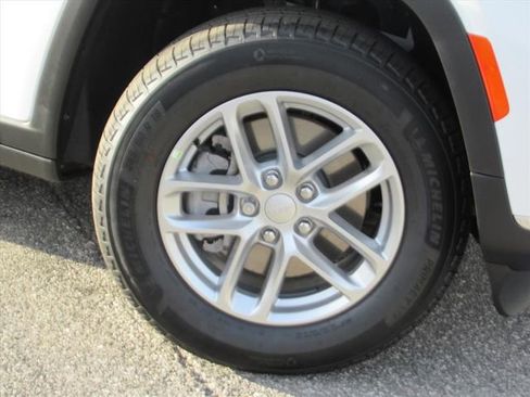 New 2025 Jeep Grand Cherokee L Laredo w/ Luxury Tech Group I image 7