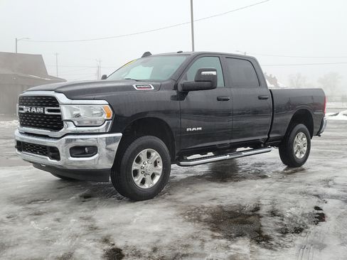 Used 2024 RAM 2500 Big Horn w/ Bed Utility Group image 2