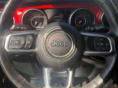 Used 2018 Jeep Wrangler Unlimited Sahara w/ Cold Weather Group AWD/4WD image 21