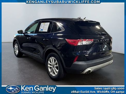 Used 2021 Ford Escape SE FWD image 3