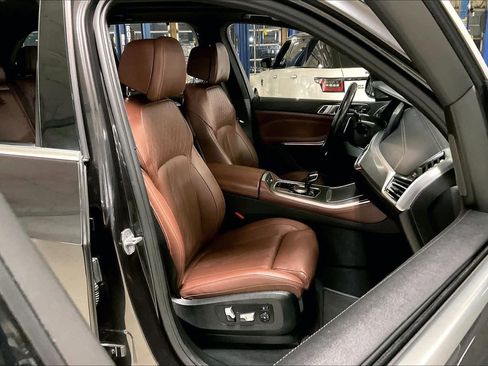 Used 2021 BMW X5 xDrive40i w/ Premium Package 2 image 8