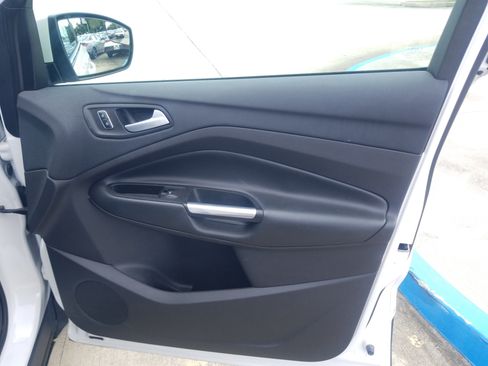 Used 2016 Ford Escape SE FWD image 16