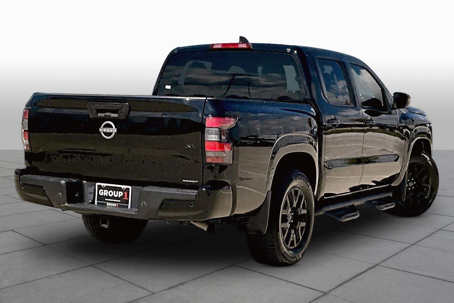 Used 2023 Nissan Frontier SV w/ Midnight Edition Package RWD image 12