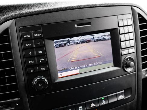 Used 2017 Mercedes-Benz Metris Passenger w/ Driver Efficiency Package image 15