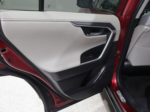 Used 2021 Toyota RAV4 Limited AWD/4WD image 19