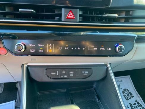 Used 2025 Kia Carnival SX Prestige FWD image 13