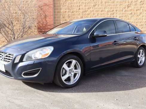 Used 2013 Volvo S60 T5 image 10