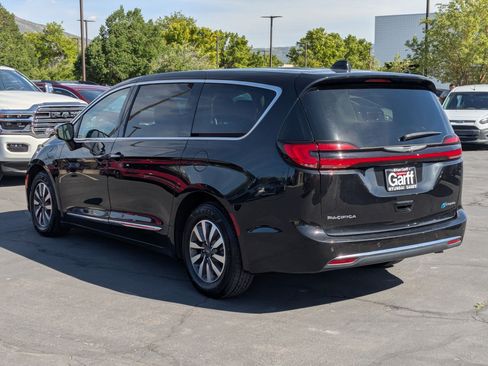 Used 2023 Chrysler Pacifica Limited FWD image 8