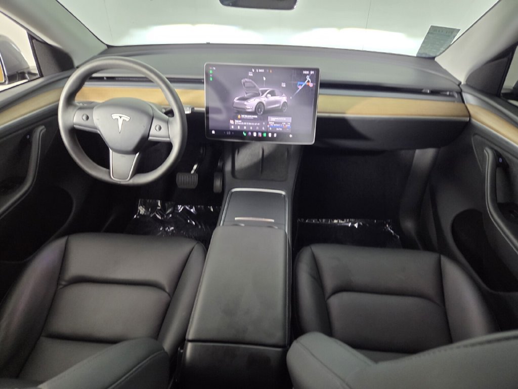 Used 2025 Tesla Model Y Long Range AWD/4WD image 26