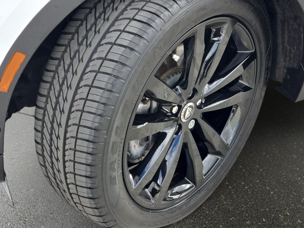 Used 2024 Jaguar E-PACE R-Dynamic SE AWD/4WD image 33