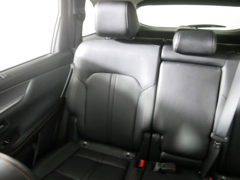 Certified 2025 MAZDA CX-70 3.3 Turbo w/ Preferred Package image 12