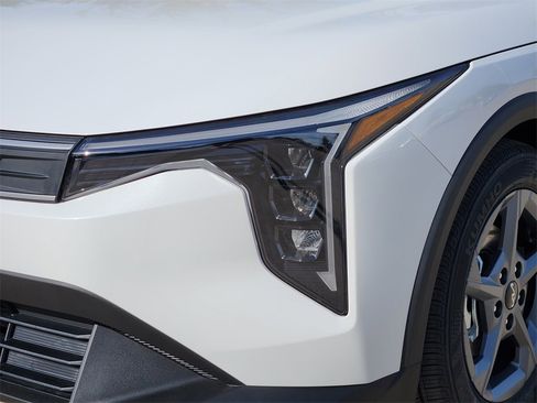 New 2025 Kia K4 LXS image 6