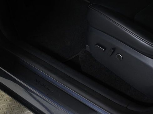 Used 2024 Tesla Model Y Long Range image 19