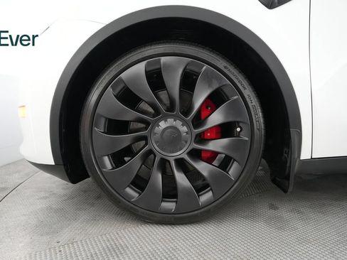 Used 2024 Tesla Model Y Performance AWD/4WD image 19