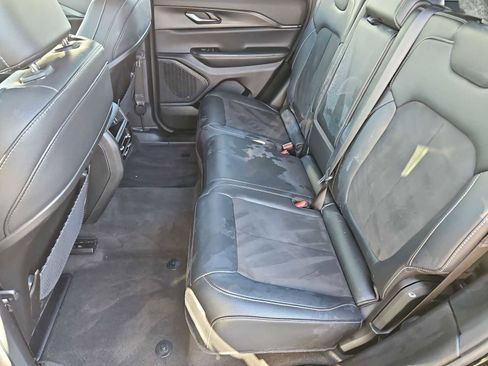 Used 2024 Jeep Grand Cherokee Altitude image 19