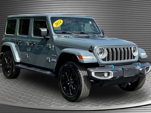 Used 2024 Jeep Wrangler Unlimited Sahara w/ Technology Group AWD/4WD image 1