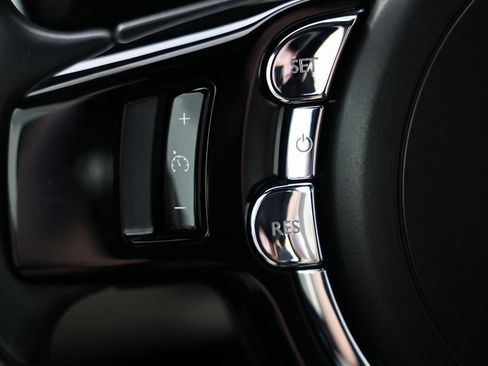 Used 2016 Rolls-Royce Wraith image 24