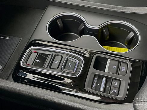 Certified 2025 Honda Pilot Touring image 23