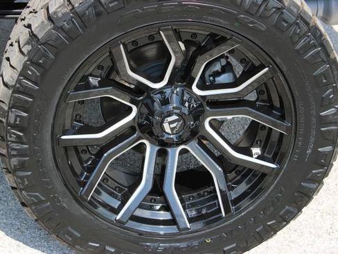 Used 2023 GMC Sierra 1500 AT4 w/ AT4 Premium Package AWD/4WD image 18