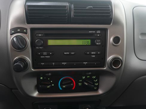 Used 2011 Ford Ranger XLT image 21