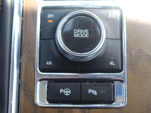 Used 2019 Ford Expedition Max Platinum AWD/4WD image 38
