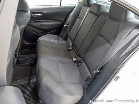 Used 2021 Toyota Corolla LE FWD image 15