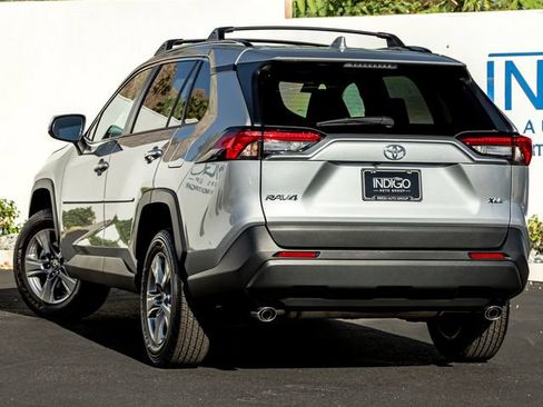 Used 2025 Toyota RAV4 XLE w/ Convenience Package FWD image 10