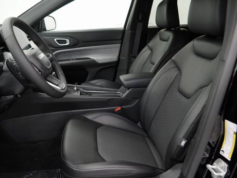 New 2026 Jeep Compass Latitude image 15