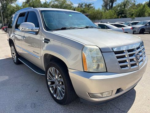 Used 2007 Cadillac Escalade AWD w/ Information Package image 7