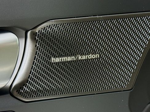 New 2026 Volvo XC40 B5 Plus w/ Climate Package image 19