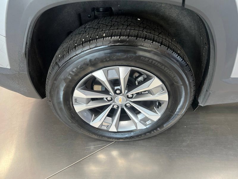 Used 2026 Chevrolet Equinox LT FWD image 9