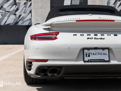 Used 2018 Porsche 911 Turbo image 17