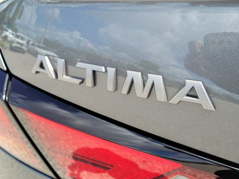 Certified 2025 Nissan Altima 2.5 S FWD image 11