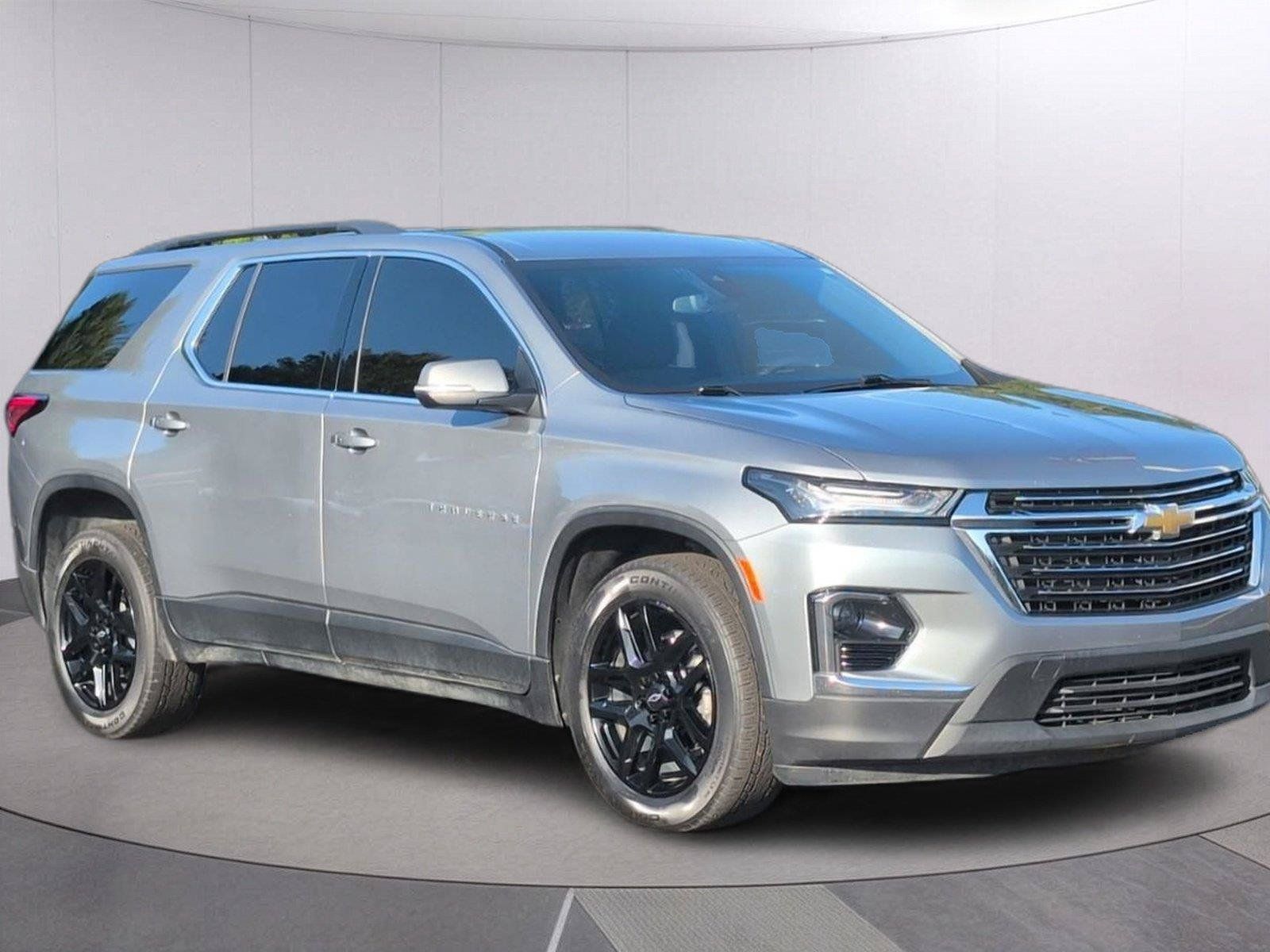 Used 2023 Chevrolet Traverse LT FWD image 9
