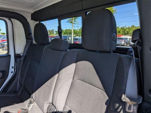 Used 2023 Jeep Gladiator Sport AWD/4WD image 27