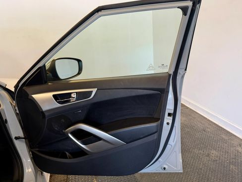 Used 2013 Hyundai Veloster RE:MIX Edition FWD image 26