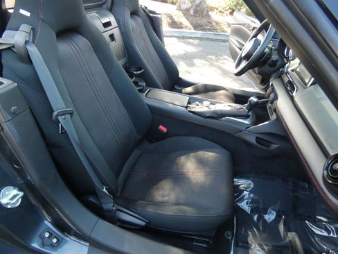 Used 2016 MAZDA MX-5 Miata Club image 26